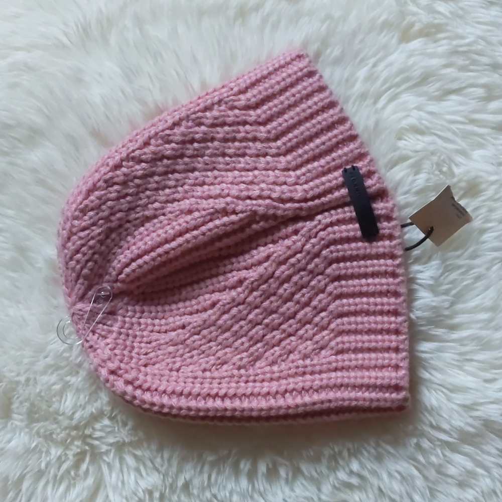 ❄️☃️🌼Rebecca Minkoff Traveling Beanie